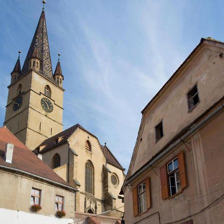 Ultracentral Medieval Apartment Sibiu Exterior photo